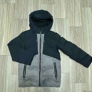 Under Armour Youth Winter Coat size small Cold Gear, black and linen gray